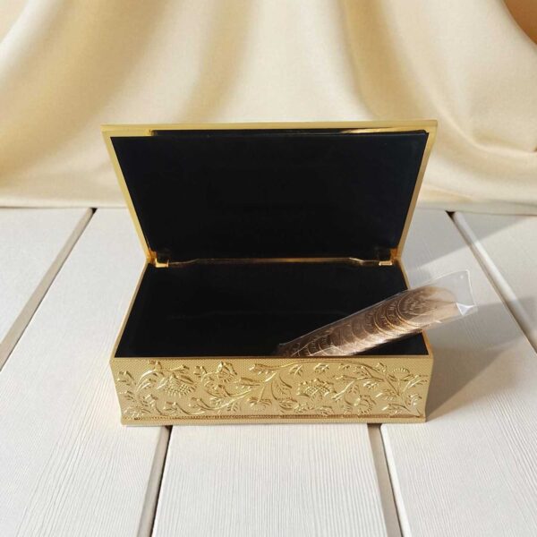 Cofre Dorado Rectangular con Arras - Imagen 3